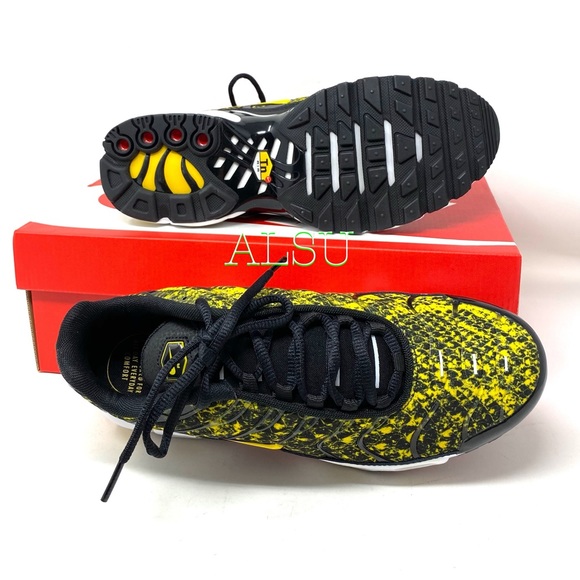 Nike Air Max Plus Black Speed Yellow Women Sneaker - Picture 2 of 10